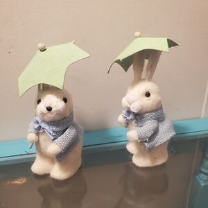 2 ASHLAND BUNNY WITH UMBRELLA